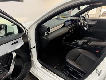 MERCEDES-BENZ A CLASS 1.3 A180 AMG Line (Executive) Hatchback 5dr Petrol 7G-DCT Euro 6
