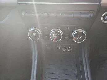RENAULT ZOE R135 EV50 52kWh Iconic Hatchback 5dr Electric Auto (Rapid Charge