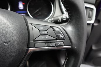 NISSAN QASHQAI 1.3 DIG-T N-Connecta SUV 5dr Petrol DCT Auto Euro 6 (s/s) (160 p
