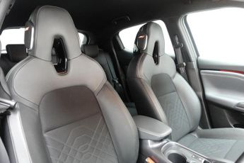 NISSAN JUKE 1.0 DIG-T Tekna SUV 5dr Petrol DCT Auto Euro 6 (s/s) (114 ps)