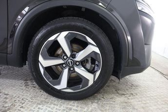 NISSAN QASHQAI 1.3 DIG-T MHEV N-Connecta XTRON Euro 6 (s/s) 5dr