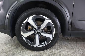 NISSAN QASHQAI 1.3 DIG-T MHEV N-Connecta XTRON Euro 6 (s/s) 5dr