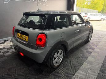 MINI HATCH 1.5 Cooper Hatchback 3dr Petrol Auto Euro 6 (s/s) (136 ps)