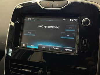 RENAULT CLIO 1.5 dCi Dynamique S Nav Hatchback 5dr Diesel Auto Euro 6 (90 ps)