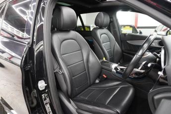 MERCEDES-BENZ GLC 2.1 GLC220d AMG Line (Premium) SUV 5dr Diesel G-Tronic 4MATIC Eu