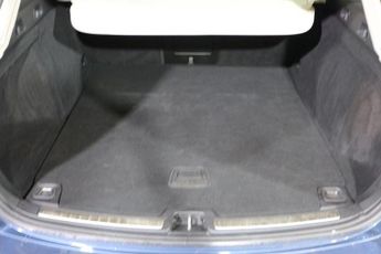 VOLVO V60 2.0 D3 Momentum Pro Estate 5dr Diesel Auto Euro 6 (s/s) (150 ps)
