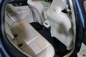 VOLVO V60 2.0 D3 Momentum Pro Estate 5dr Diesel Auto Euro 6 (s/s) (150 ps)