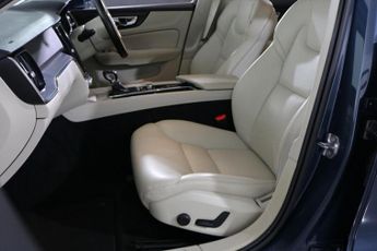 VOLVO V60 2.0 D3 Momentum Pro Estate 5dr Diesel Auto Euro 6 (s/s) (150 ps)