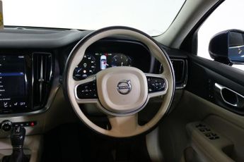 VOLVO V60 2.0 D3 Momentum Pro Estate 5dr Diesel Auto Euro 6 (s/s) (150 ps)