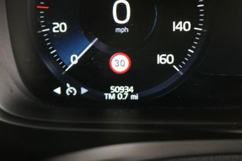 VOLVO V60 2.0 D3 Momentum Pro Estate 5dr Diesel Auto Euro 6 (s/s) (150 ps)
