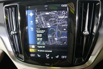 VOLVO V60 2.0 D3 Momentum Pro Estate 5dr Diesel Auto Euro 6 (s/s) (150 ps)