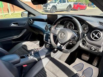 MERCEDES-BENZ GLA-CLASS 2.1 GLA200d AMG Line (Executive) SUV 5dr Diesel 7G-DCT 4MATIC Eu