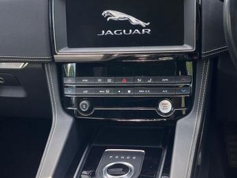 JAGUAR F-PACE 2.0 D240 R-Sport SUV 5dr Diesel Auto AWD Euro 6 (s/s) (240 ps)