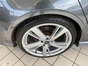 AUDI RS3 2.5 TFSI Saloon 4dr Petrol S Tronic quattro Euro 6 (s/s) (400 ps