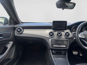 MERCEDES-BENZ CLA 2.1 CLA200d AMG Line Coupe 4dr Diesel 7G-DCT Euro 6 (s/s) (136 p