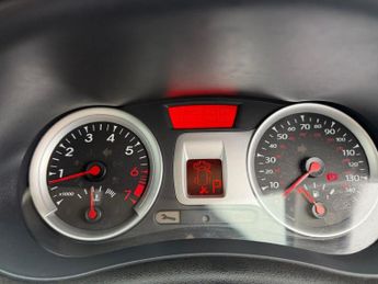 RENAULT CLIO 1.6 VVT Dynamique TomTom Sport Tourer 5dr Petrol Auto Euro 5 (11
