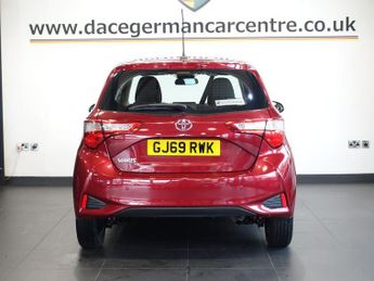 TOYOTA YARIS 1.5 VVT-i Icon Tech Hatchback 5dr Petrol CVT Euro 6 (111 ps)