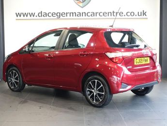 TOYOTA YARIS 1.5 VVT-i Icon Tech Hatchback 5dr Petrol CVT Euro 6 (111 ps)