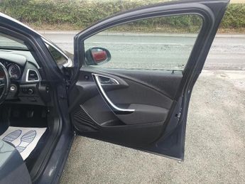 VAUXHALL ASTRA 1.4 16v SRi Hatchback 5dr Petrol Manual Euro 5 (100 ps)