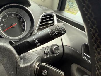 VAUXHALL MOKKA 1.7 CDTi Exclusiv SUV 5dr Diesel Manual 4WD Euro 5 (s/s) (130 ps