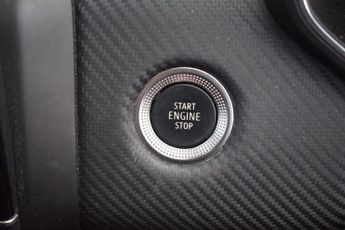 RENAULT CLIO 1.6 E-TECH RS Line Hatchback 5dr Petrol Hybrid Auto Euro 6 (s/s)
