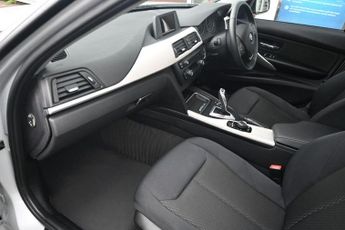 BMW 3 SERIES 2.0 320i SE Saloon 4dr Petrol Auto Euro 6 (s/s) (184 ps)