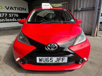TOYOTA AYGO 1.0 VVT-i x-play Hatchback 5dr Petrol x-shift Euro 5 Euro 5 (68 