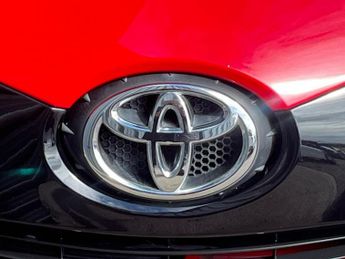 TOYOTA AYGO 1.0 VVT-i x-play Hatchback 5dr Petrol x-shift Euro 5 Euro 5 (68 