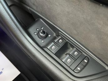 AUDI A4 2.0 TFSI 35 Black Edition Saloon 4dr Petrol S Tronic Euro 6 (s/s