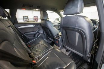 AUDI Q5 2.0 TDI S line Plus SUV 5dr Diesel S Tronic quattro Euro 6 (s/s)