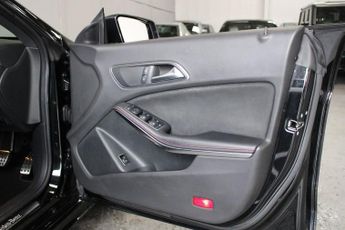 MERCEDES-BENZ CLA 2.1 CLA220d AMG Line Coupe 4dr Diesel 7G-DCT Euro 6 (s/s) (177 p