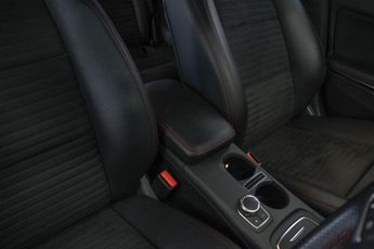 MERCEDES-BENZ CLA 2.1 CLA220d AMG Line Coupe 4dr Diesel 7G-DCT Euro 6 (s/s) (177 p