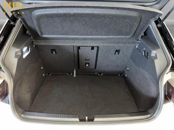 VOLKSWAGEN ID.3 Pro Performance 58kWh Style Hatchback 5dr Electric Auto (204 ps)