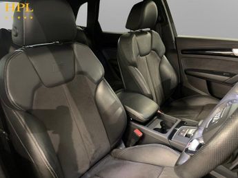 AUDI Q5 2.0 TDI 40 Black Edition SUV 5dr Diesel S Tronic quattro Euro 6 