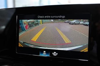 MERCEDES-BENZ GLB 1.3 GLB200 AMG Line SUV 5dr Petrol 7G-DCT Euro 6 (s/s) (163 ps)