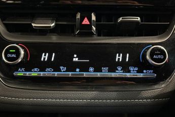 TOYOTA COROLLA 1.8 VVT-h GPF Icon Tech Hatchback 5dr Petrol Hybrid CVT Euro 6 (