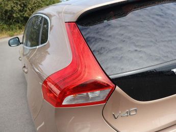 VOLVO V40 1.6 D2 SE Lux Nav Hatchback 5dr Diesel Manual Euro 5 (s/s) (115 