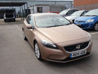VOLVO V40 1.6 D2 SE Lux Nav Hatchback 5dr Diesel Manual Euro 5 (s/s) (115 