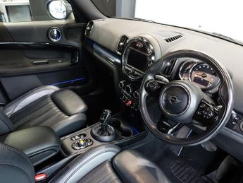 MINI COUNTRYMAN 1.5 Cooper Exclusive SUV 5dr Petrol Steptronic Euro 6 (s/s) (136