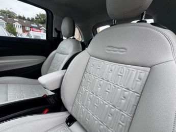 FIAT 500E 42kWh La Prima Hatchback 3dr Electric Auto (118 ps)