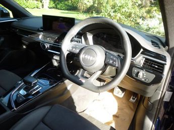 AUDI A4 AVANT 2.0 TFSI 35 Black Edition Estate 5dr Petrol S Tronic Euro 6 (s/s