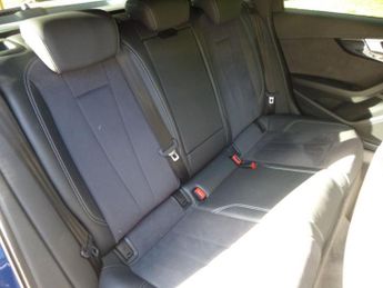 AUDI A4 AVANT 2.0 TFSI 35 Black Edition Estate 5dr Petrol S Tronic Euro 6 (s/s