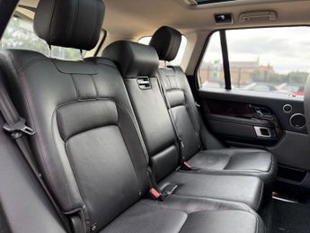 LAND ROVER RANGE ROVER 3.0 SD V6 Vogue SUV 5dr Diesel Auto 4WD Euro 6 (s/s) (275 ps)