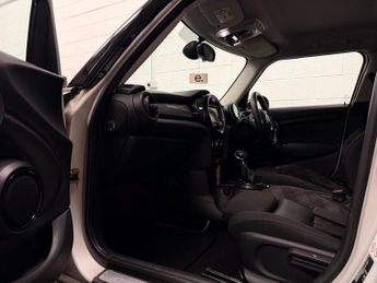 MINI HATCH 1.5 Cooper Hatchback 5dr Petrol Auto Euro 6 (s/s) (136 ps)