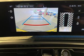 PEUGEOT E-5008 73kWh GT SUV 5dr Electric Auto (210 ps) Reverse Camera, Front / 