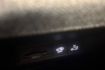 PEUGEOT E-5008 73kWh GT SUV 5dr Electric Auto (210 ps) Reverse Camera, Front / 