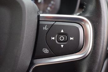 VOLVO XC40 1.5 T3 Inscription Pro SUV 5dr Petrol Auto Euro 6 (s/s) (163 ps)