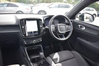 VOLVO XC40 Recharge 69kWh Core SUV 5dr Electric Auto (231 ps)