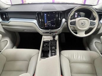 VOLVO XC60 2.0 D4 Momentum Pro SUV 5dr Diesel Auto AWD Euro 6 (s/s) (190 ps