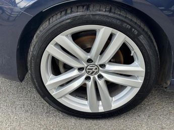 VOLKSWAGEN PASSAT 2.0 TDI BlueMotion Tech Sport Estate 5dr Diesel DSG Euro 5 (s/s)
